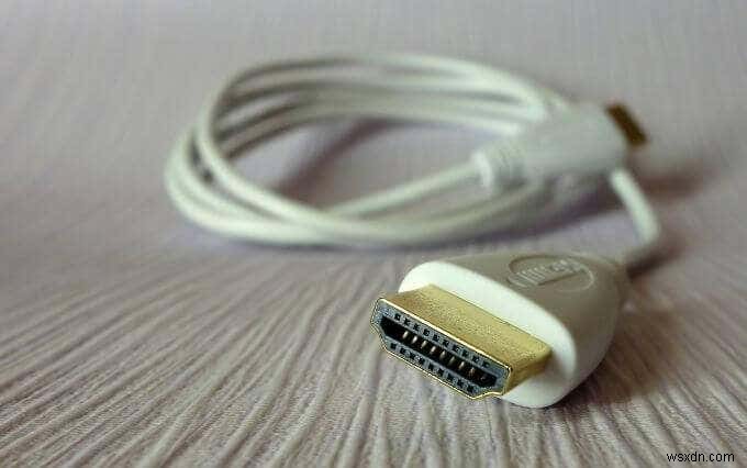 USB-এর মাধ্যমে কীভাবে আপনার টিভিতে একটি ফোন বা ট্যাবলেট সংযুক্ত করবেন 
