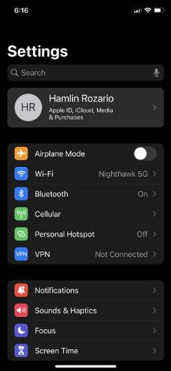 iOS 15 আইক্লাউড গ্রাহকদের জন্য একটি লুকানো ভিপিএন অন্তর্ভুক্ত করে (সর্ট অফ)