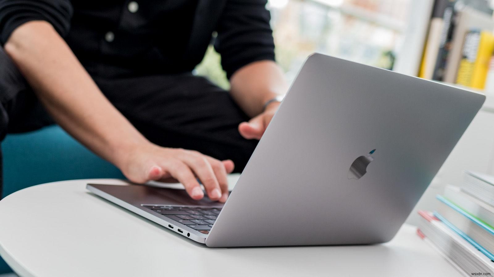 কিভাবে একটি MacBook আরো ​​পোর্ট যোগ করুন 