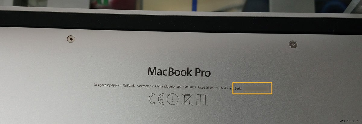 কিভাবে একটি Macs সিরিয়াল নম্বর খুঁজে পেতে 