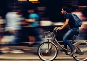 আপনার ম্যাকে ওয়ালপেপার হিসাবে একটি অ্যানিমেটেড GIF কীভাবে ব্যবহার করবেন 