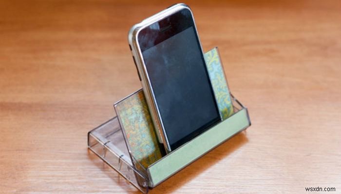 6 চতুর DIY স্মার্টফোন স্ট্যান্ড আপনি সহজেই তৈরি করতে পারেন 