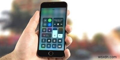 আইফোনে iOS 11 কন্ট্রোল সেন্টার কীভাবে কাস্টমাইজ করবেন 