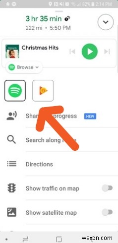 Google Maps দিয়ে নেভিগেট করার সময় কীভাবে নিরাপদে আপনার সঙ্গীত নিয়ন্ত্রণ করবেন 