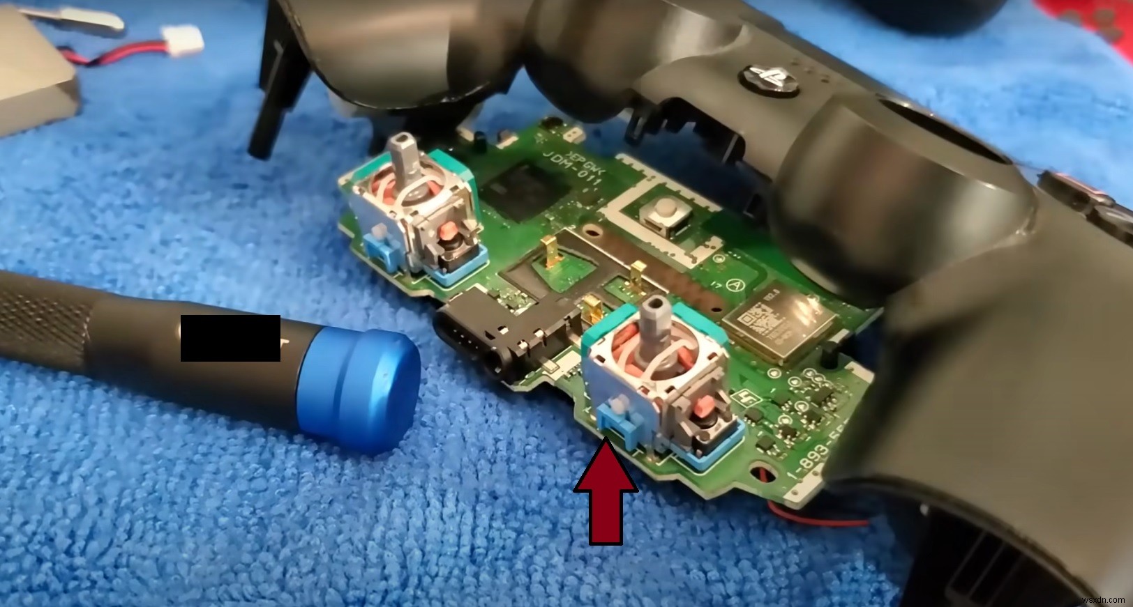 PS5:কিভাবে DualSense-এ স্টিক ড্রিফ্ট ইস্যু ঠিক করা যায় 