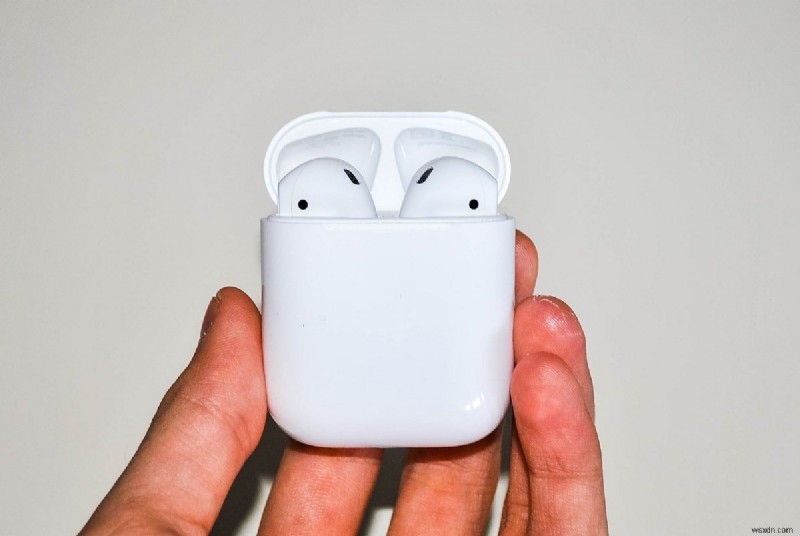 কিভাবে আপনার AirPods এবং AirPods Pro রিসেট করবেন