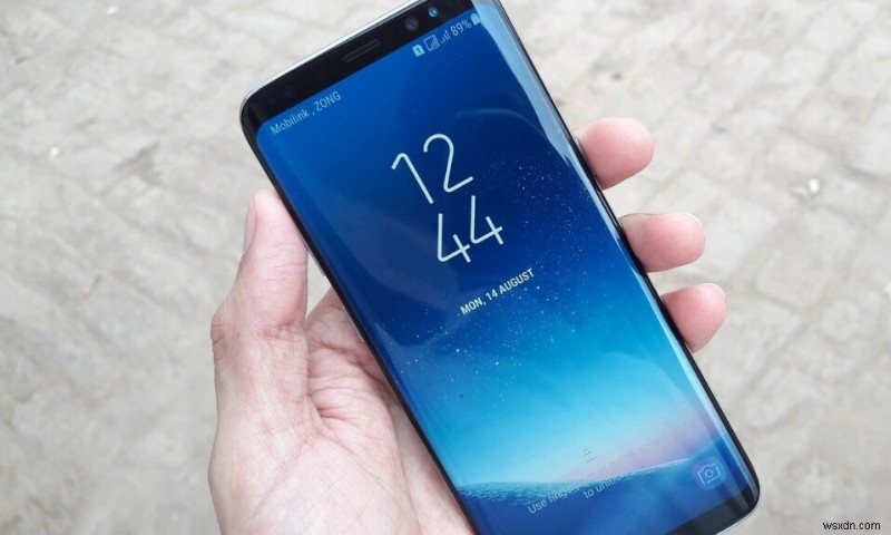 কীভাবে Samsung S8+ থেকে সিম কার্ড সরাতে হয়