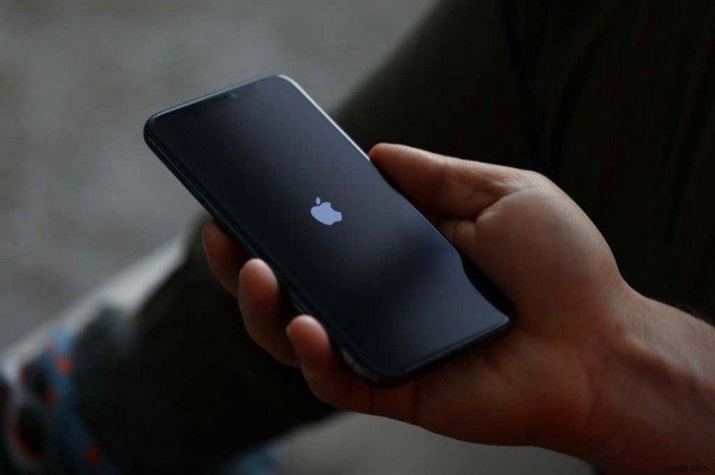 iPhone আবার চালু হচ্ছে? ঠিক করার 10টি উপায়