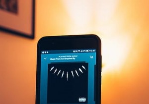 কিভাবে স্পটিফাই প্লেলিস্টকে সহযোগিতামূলক করা যায় এবং কীভাবে তারা কাজ করে