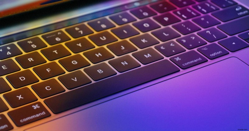 আপনার MacBook কীবোর্ডের উজ্জ্বলতা সামঞ্জস্য করুন:একটি সহজ ধাপে ধাপে নির্দেশিকা 