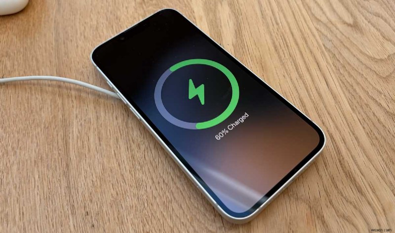 অ্যাপল কি iPhones থেকে MagSafe মুছে ফেলবে? বিশেষজ্ঞরা বলছেন না 