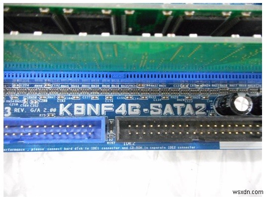 ASRock KBNF4G-SATA2 মাদারবোর্ড পুনরুজ্জীবিত করা:একটি সফল মেরামতের গল্প 