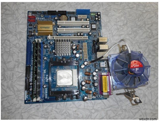 ASRock KBNF4G-SATA2 মাদারবোর্ড পুনরুজ্জীবিত করা:একটি সফল মেরামতের গল্প 